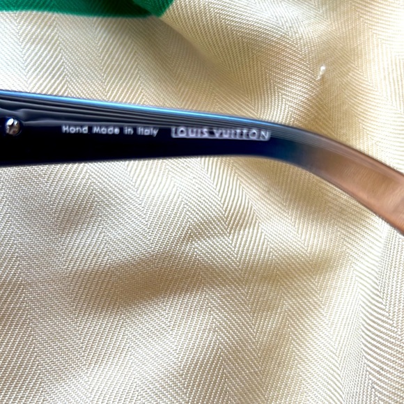 ONE OF A KIND LOUIS VUITTON HAND MADE SUNGLASSES VINTAGE NO VISIBLE SCRATCHES ✨✨ - Picture 4 of 6